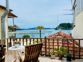 Wake-up-by-the-sea!